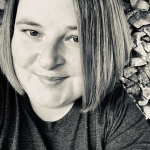 Meet your Posher, Casandra